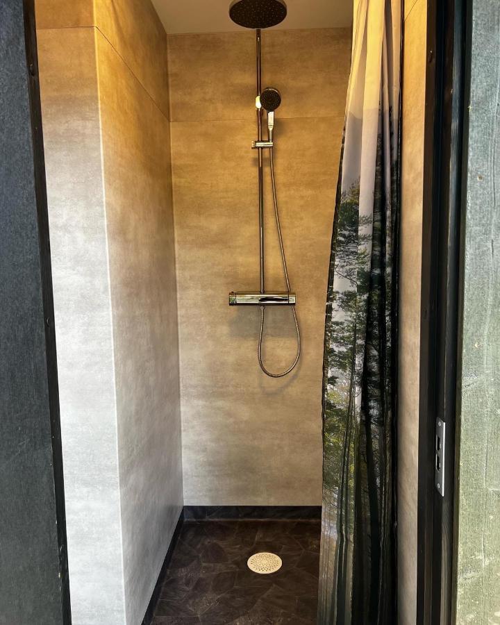فندق Vaettervy Glamping Habo المظهر الخارجي الصورة